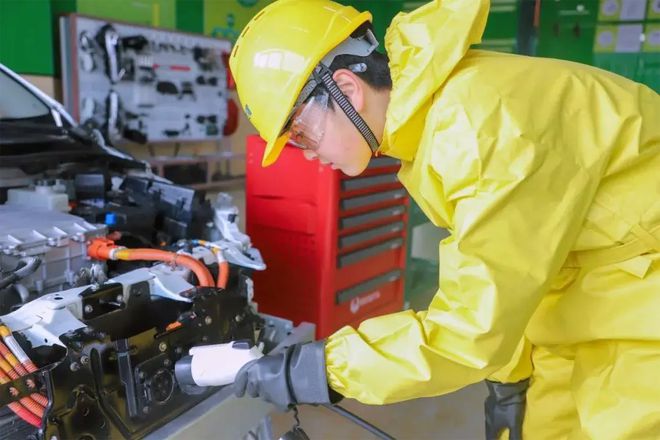 新能源电动车结构工程师,新能源电动汽车结构与维修试题库答案  第2张